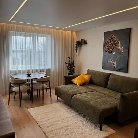 Modern With River View 아파트 페르누