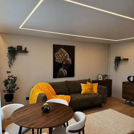 Modern With River View 페르누